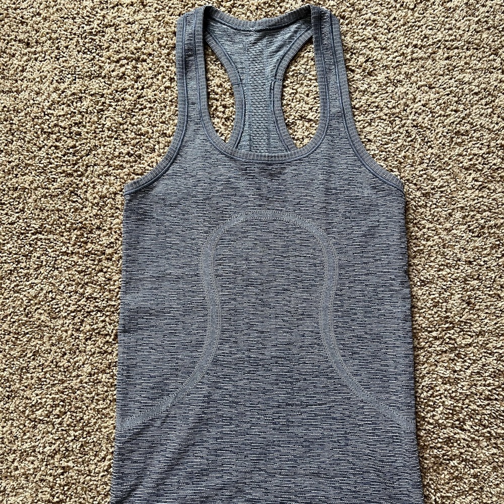 Lululemon swiftly tech tank, size 2
